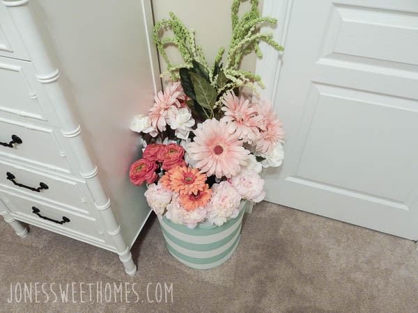 Easy, Step-By-Step DIY Flower Wall